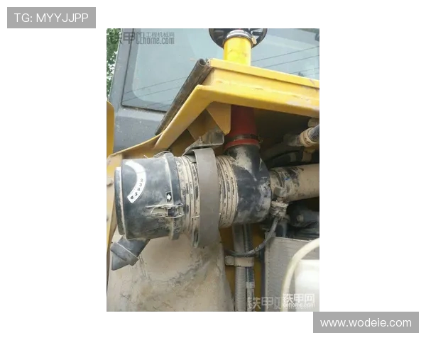 挖掘机柴油预滤器排污